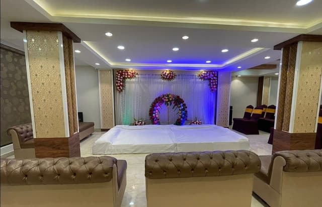 The Golden Crown Hotel