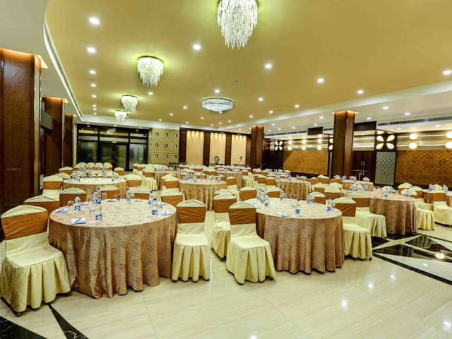 Golden Chariot Vasai Hotel & Spa, Vasai