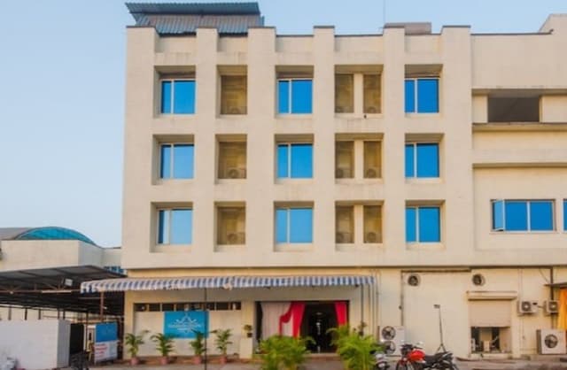 Hotel Nakshatra Regency